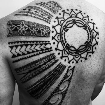 marc-pinto-primitive-tattoo-perth-great-snake-tradtional-colour-ink-tattooinspiration-deisgn-creative-artist-sun-handpoked-backpiece-2560×3413